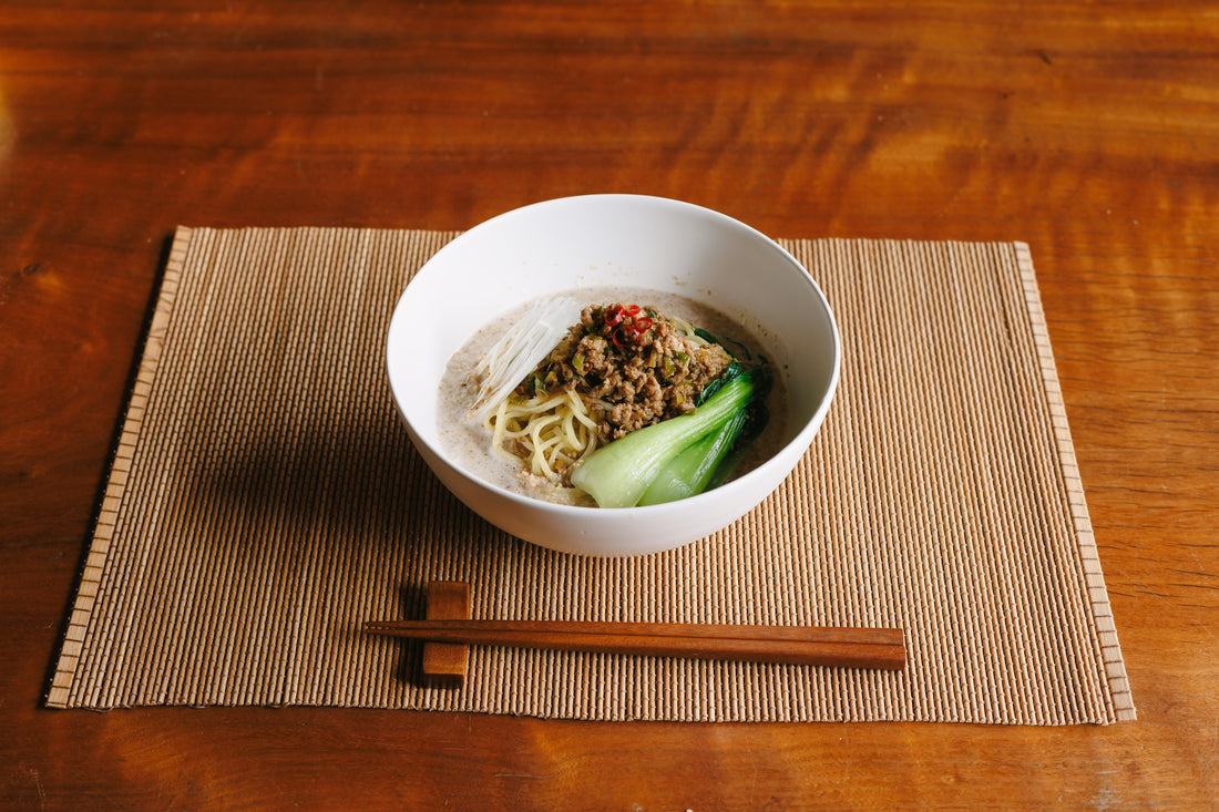 すりたてだから、おいしい。「すりバチ」でつくる豆乳担々麺