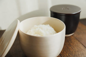 陶の飯びつ 白