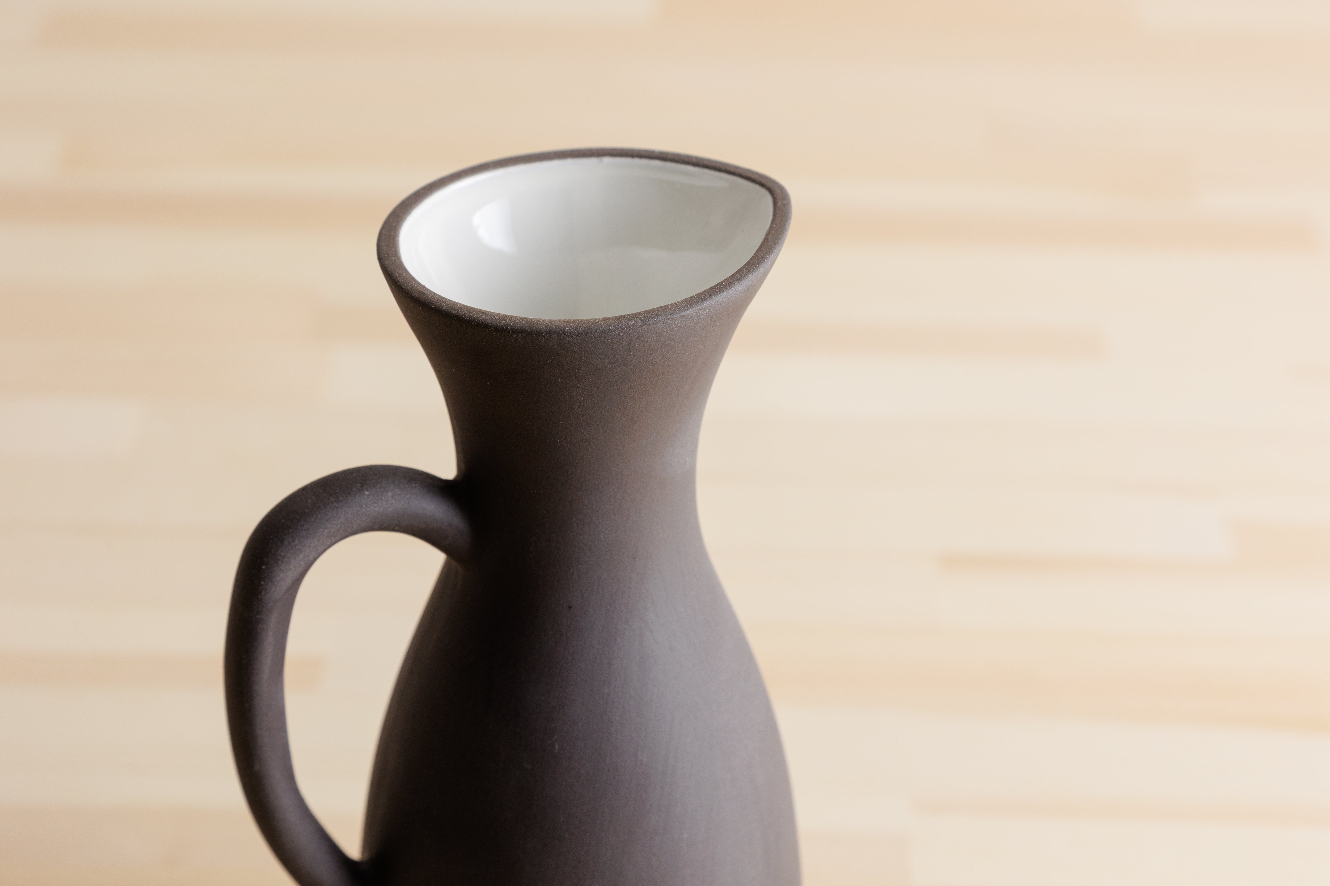 ピッチャーベース （茶）｜かもしか道具店 – かもしか道具店オンライン