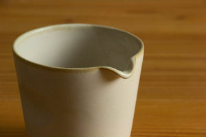 陶の冷酒器 白