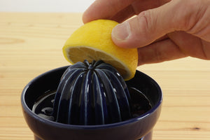 レモンのしぼり器 藍