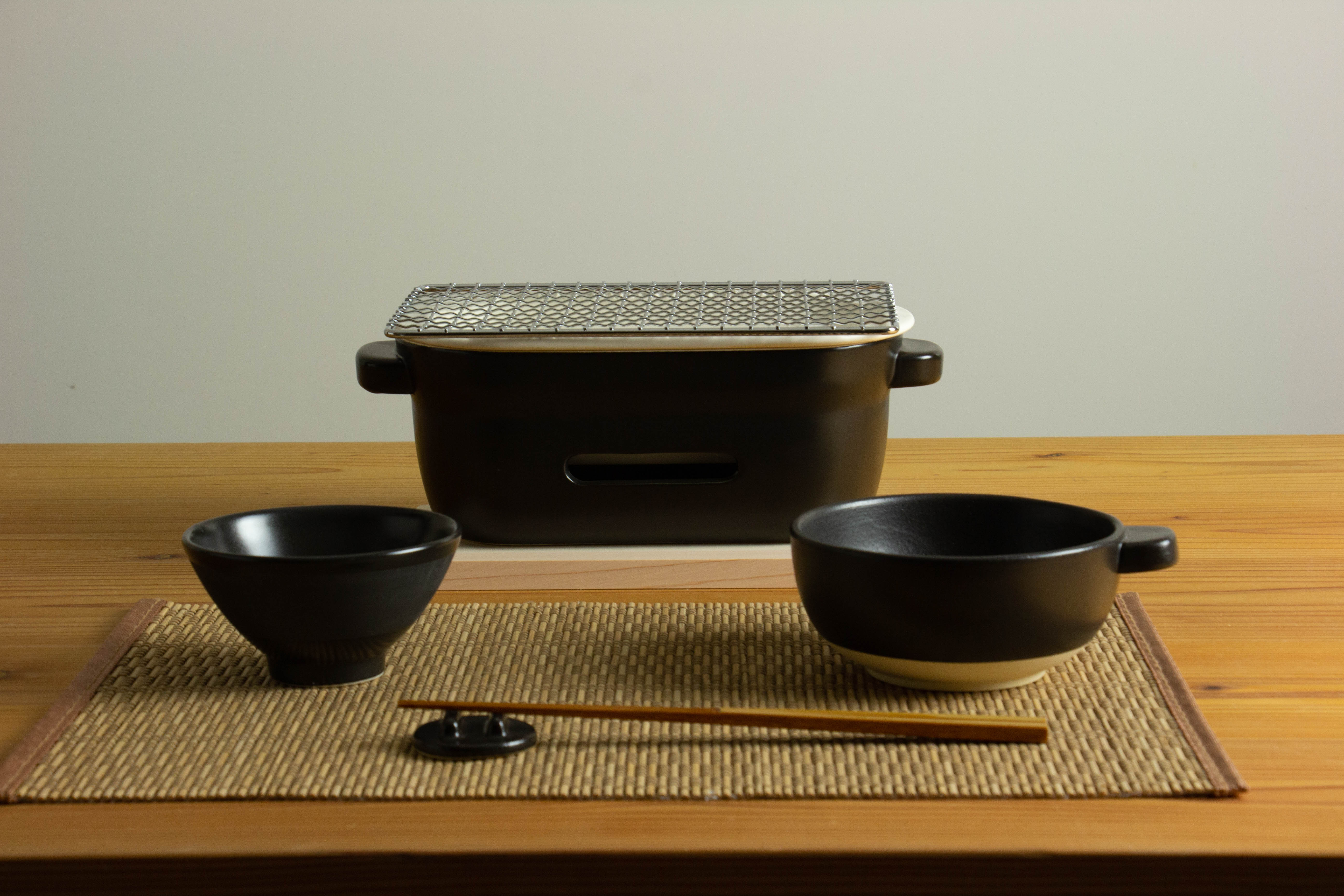 陶の炭火コンロ 角 – かもしか道具店オンラインショップ