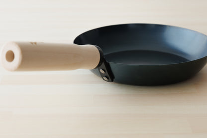 鉄のフライパン 20cm/26cm