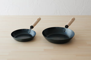 鉄のフライパン 20cm/26cm